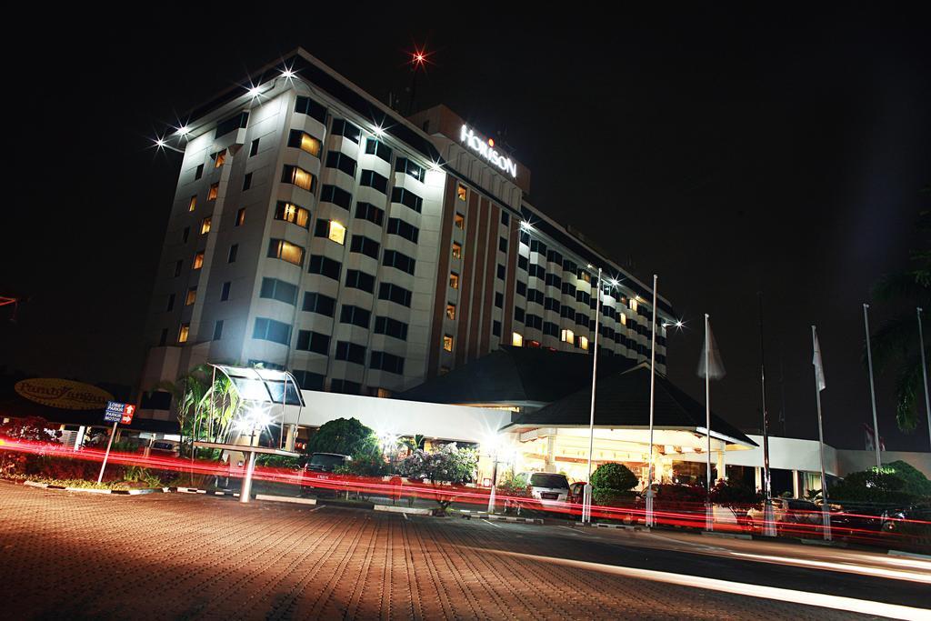 Horison Ultima Bandung Hotel Exterior foto