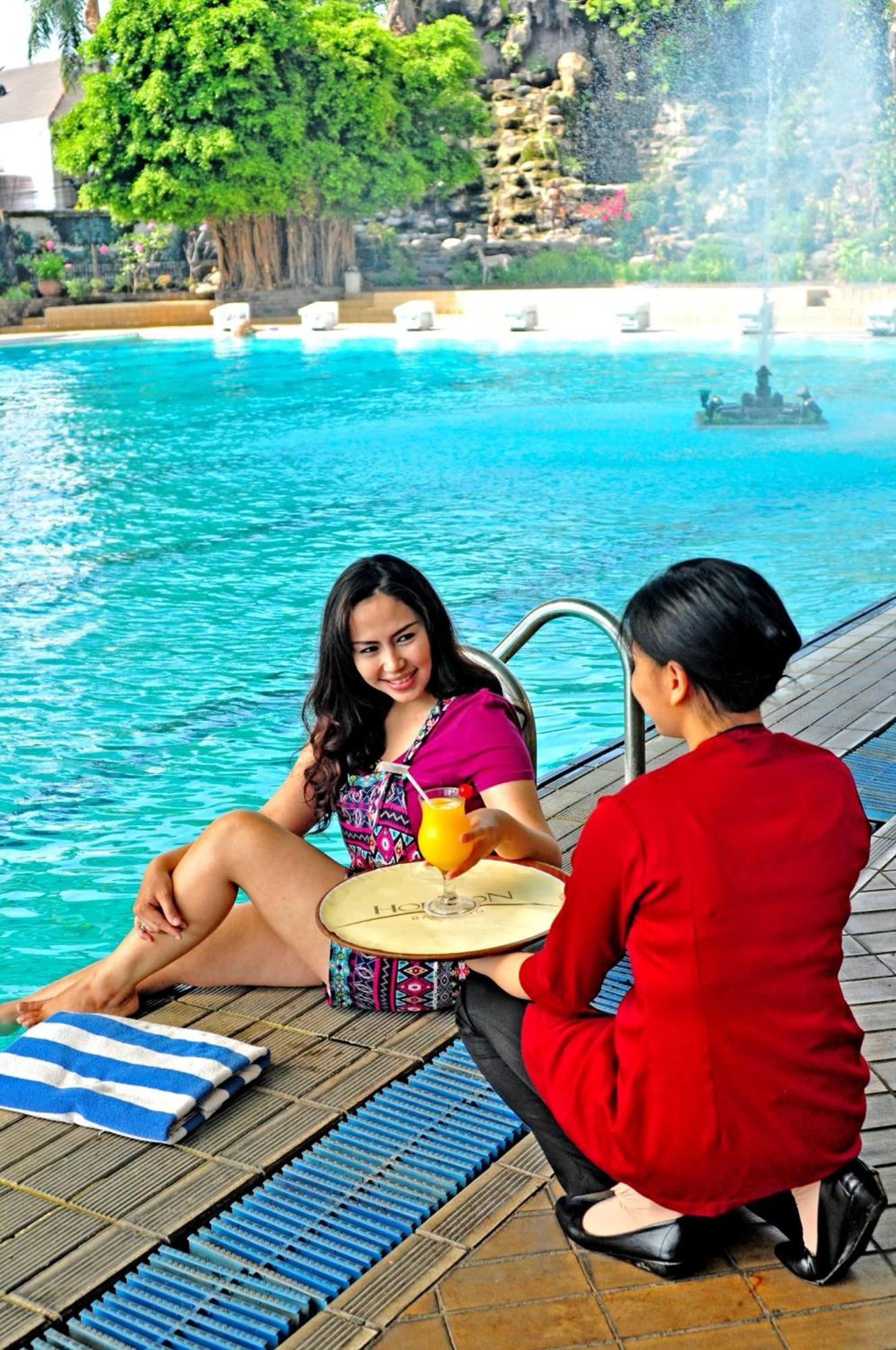 Horison Ultima Bandung Hotel Exterior foto