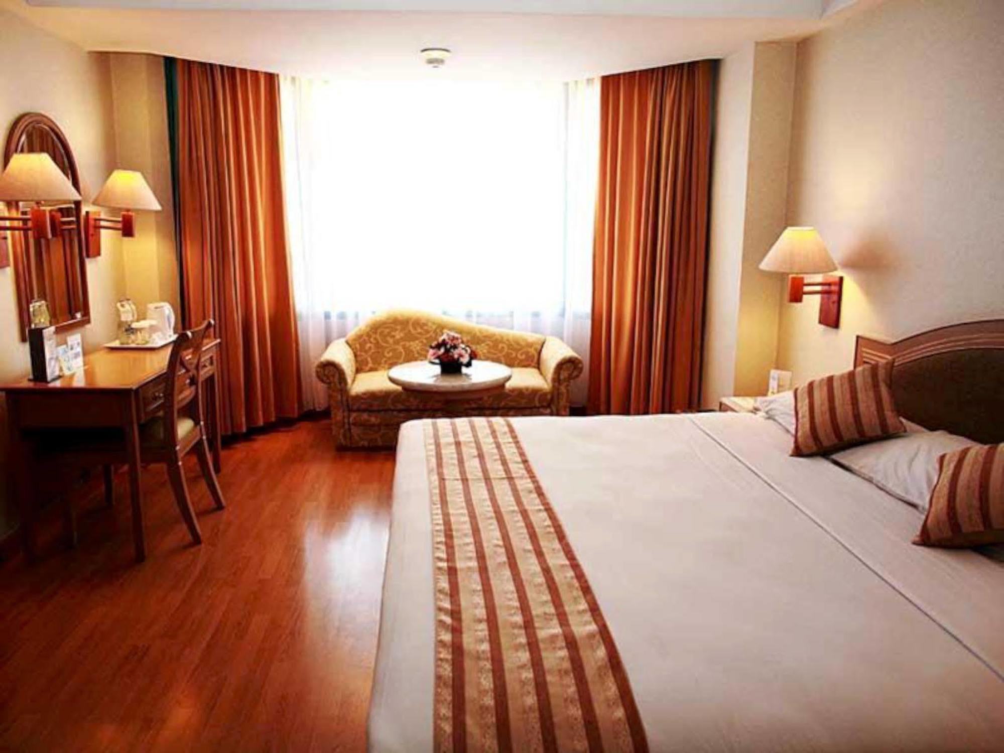 Horison Ultima Bandung Hotel Exterior foto